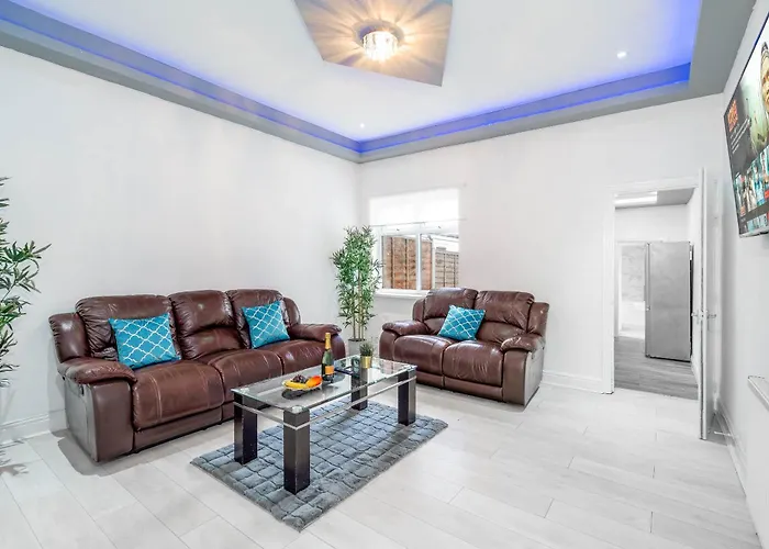 Five Bedroom Townhouse - Near City Centre - Edgbaston - On Street Parking - Wifi - Netflix - 974P