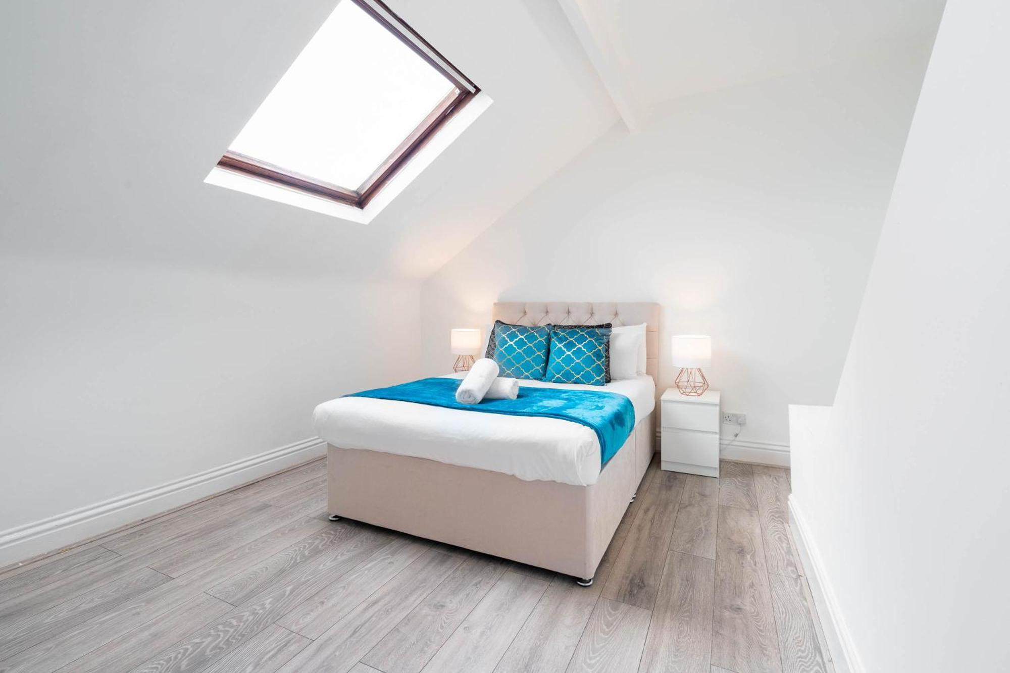 Hébergement de vacances Five Bedroom Townhouse - Near Centre - Edgbaston - On Street Parking - Wifi - Netflix - 974p