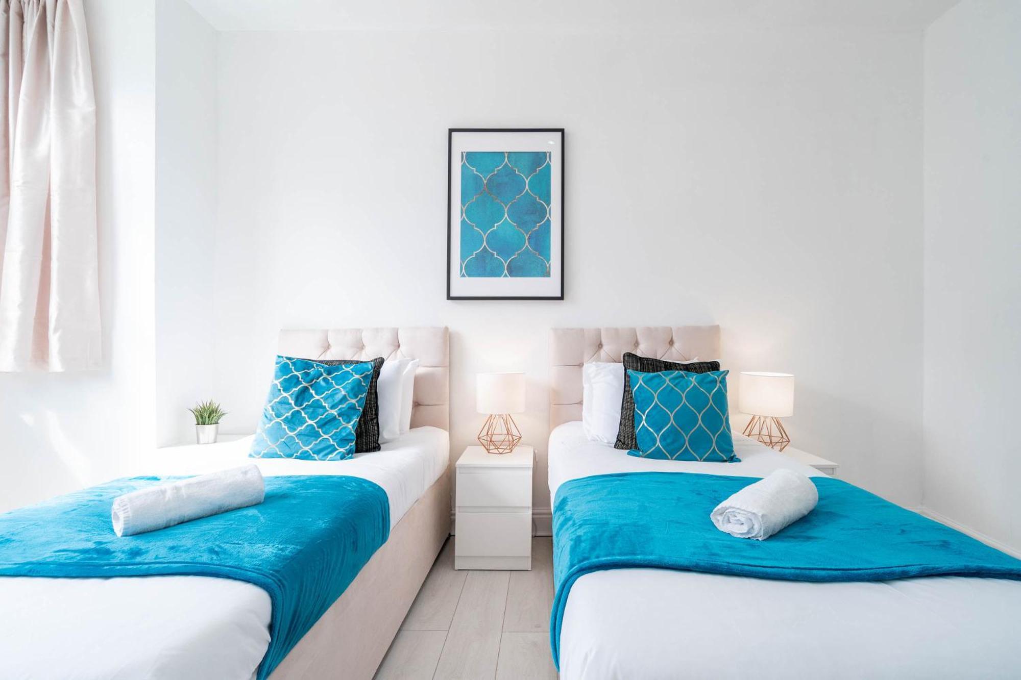 Five Bedroom Townhouse - Near Centre - Edgbaston - On Street Parking - Wifi - Netflix - 974p Hébergement de vacances