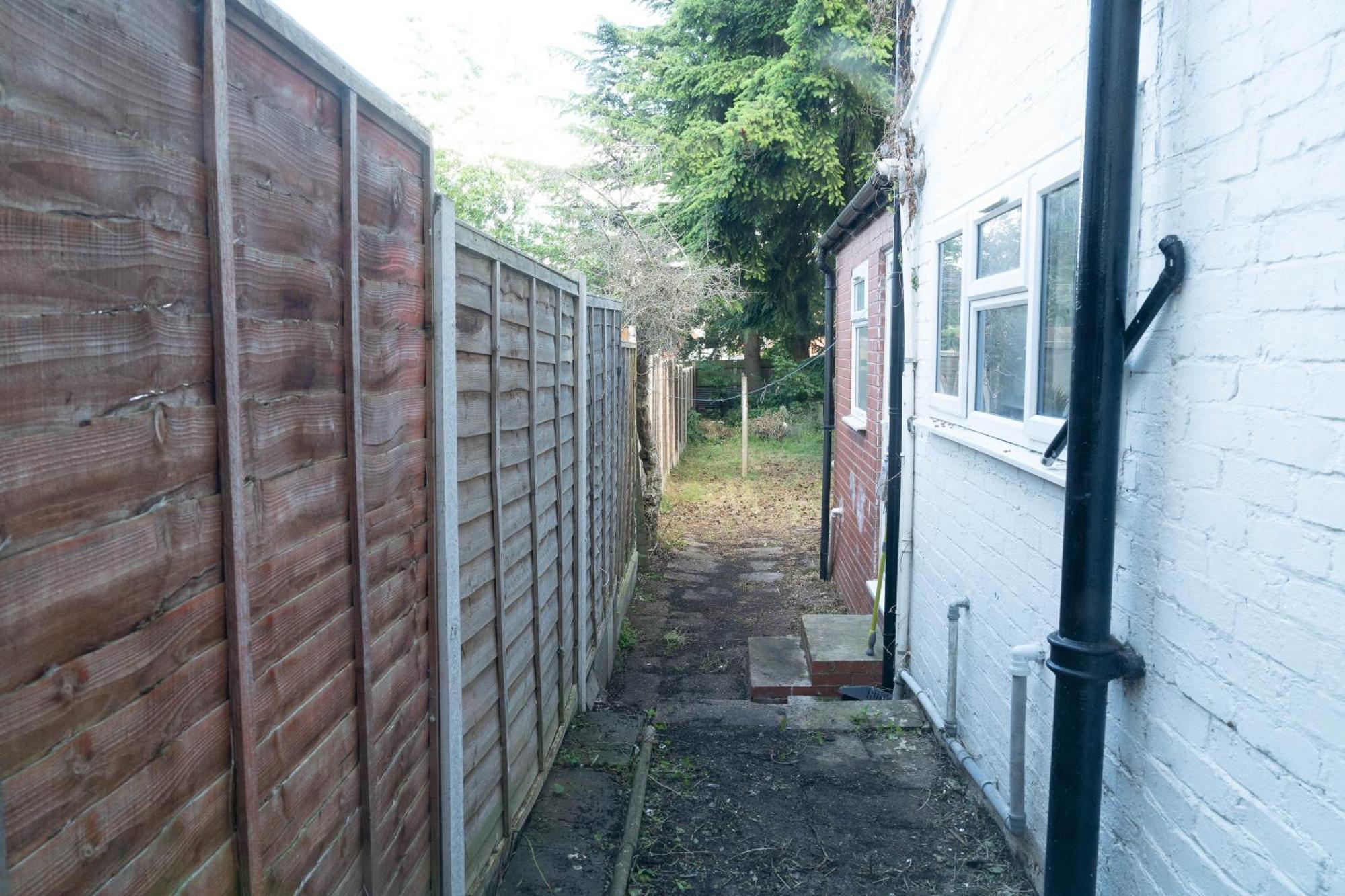 Five Bedroom Townhouse - Near Centre - Edgbaston - On Street Parking - Wifi - Netflix - 974p Hébergement de vacances Birmingham