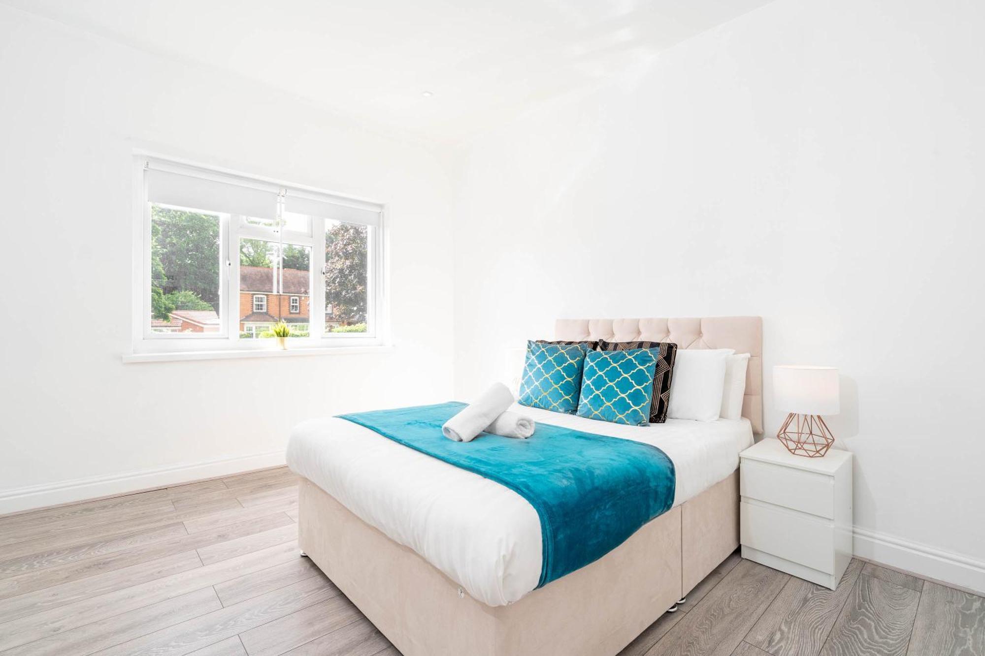 Five Bedroom Townhouse - Near Centre - Edgbaston - On Street Parking - Wifi - Netflix - 974p Дом отдыха Бирмингем