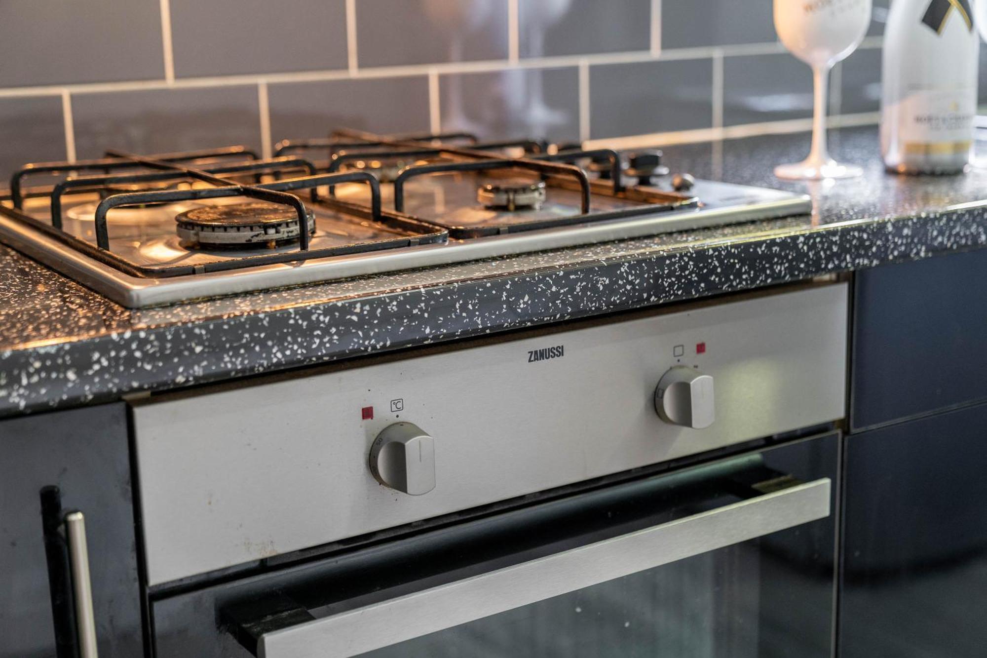 Дом отдыха Five Bedroom Townhouse - Near Centre - Edgbaston - On Street Parking - Wifi - Netflix - 974p Бирмингем