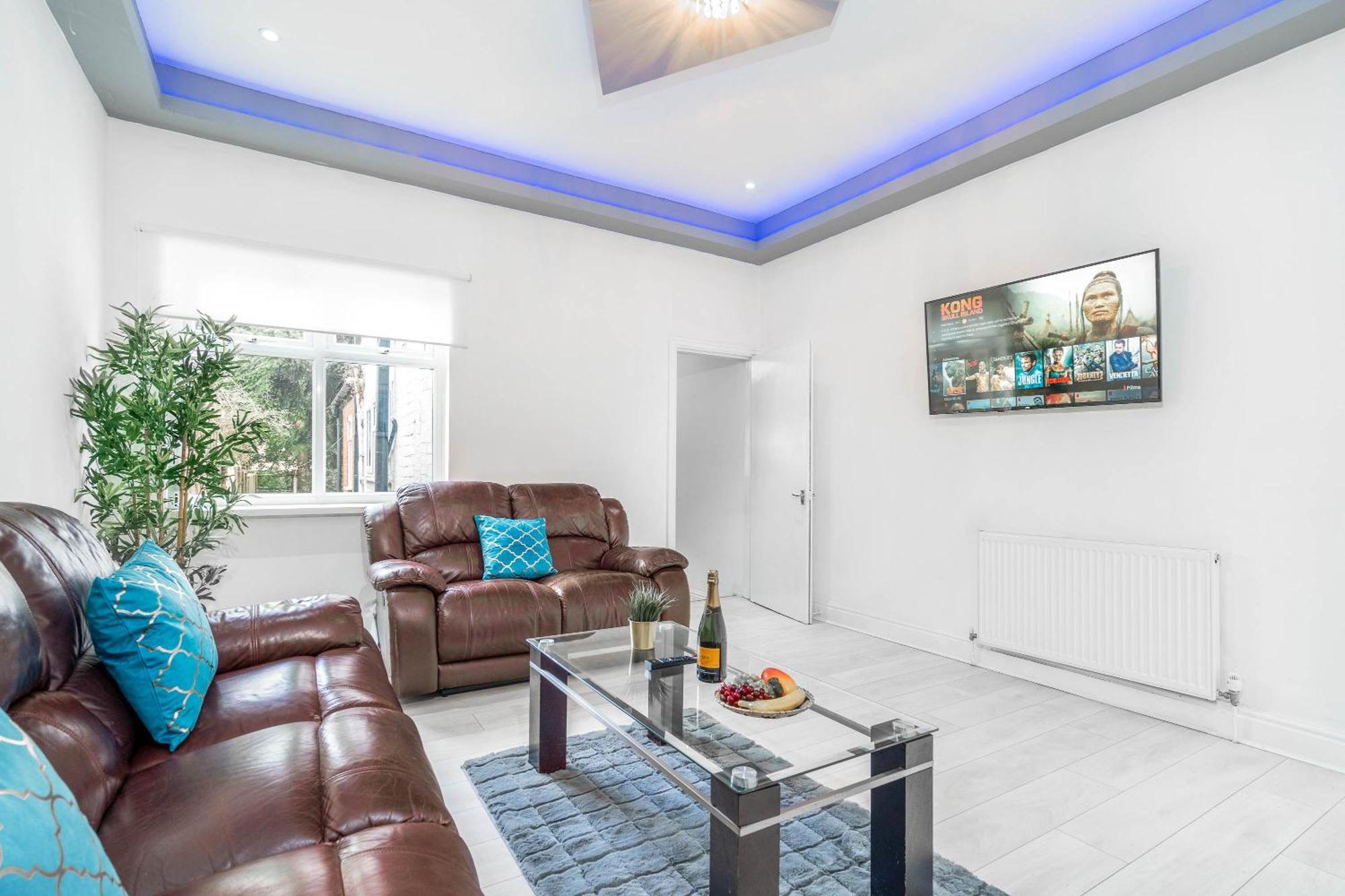 Дом отдыха Five Bedroom Townhouse - Near Centre - Edgbaston - On Street Parking - Wifi - Netflix - 974p